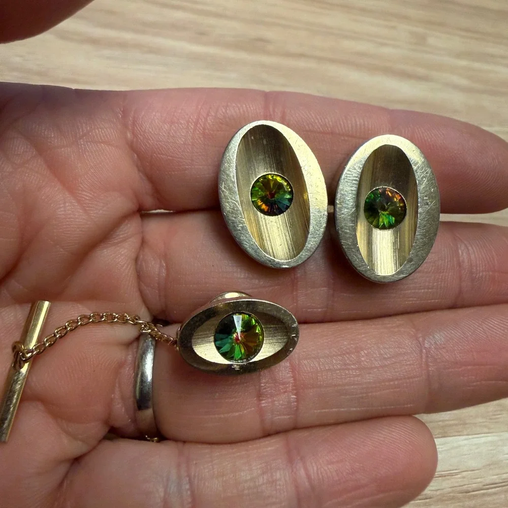 Sarah Coventry Vintage Gold Tone Aurora Borealis Oval Cufflinks Tie Tack Set